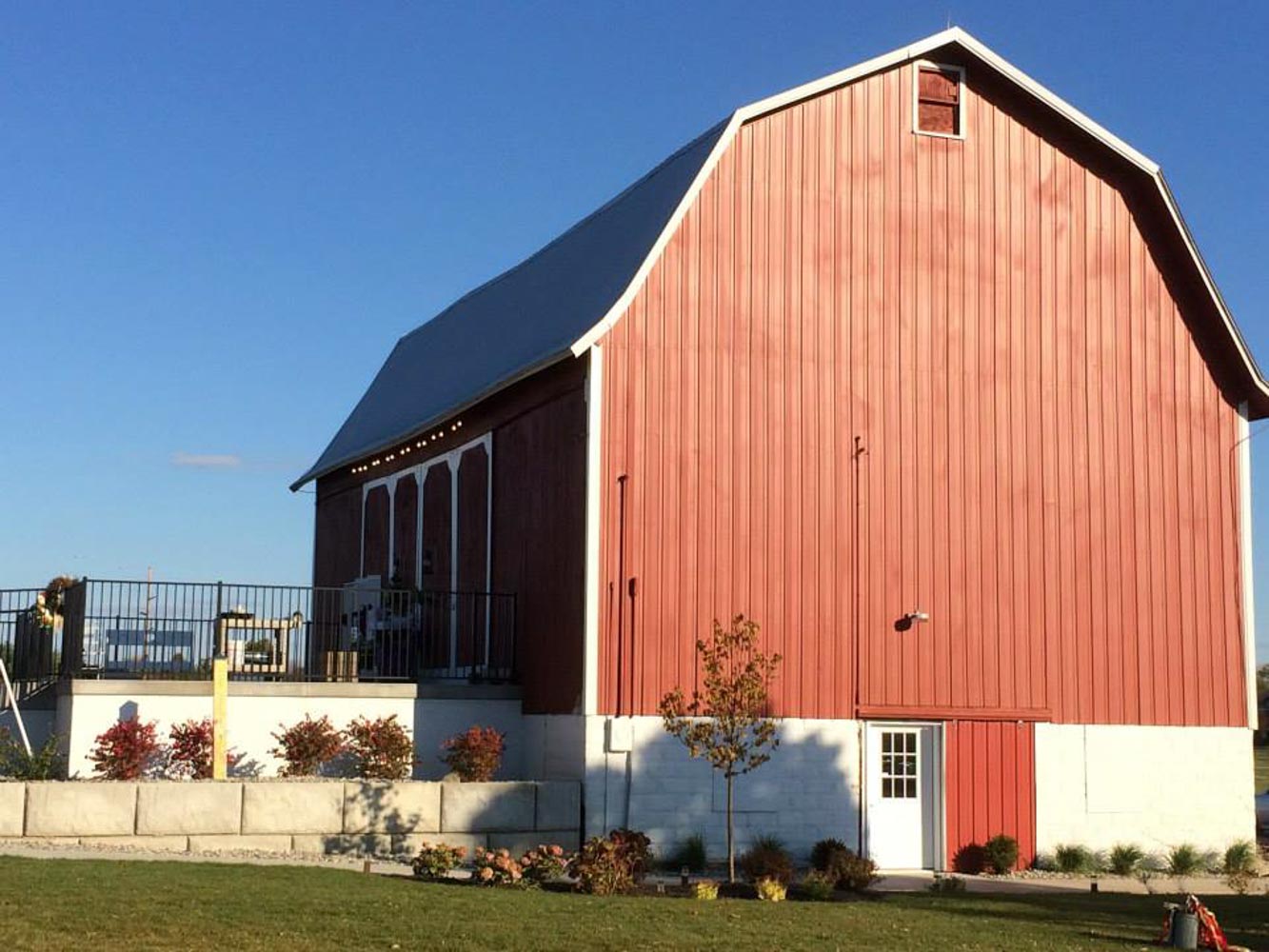 centennial barn - michigan wedding venues