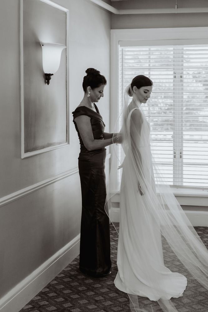 Your Guide to the Mother-of-the-Bride Duties and Responsibilities