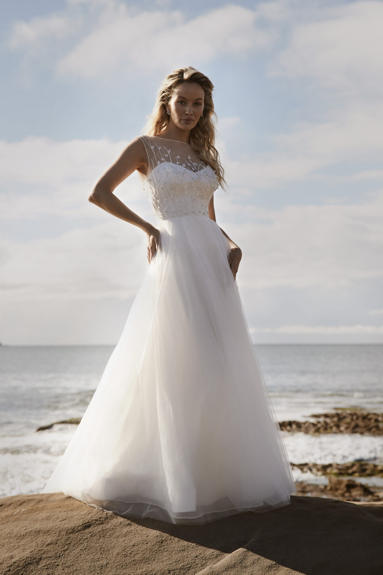 10 Great Wedding Dress Styles for Short Brides