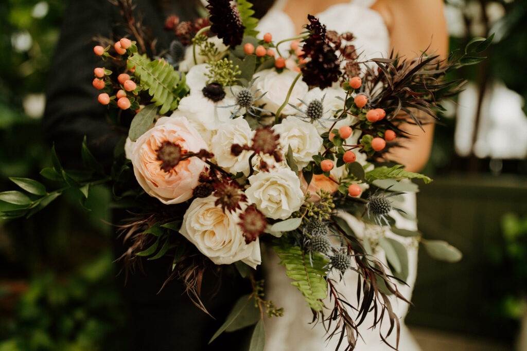 How Much to Budget for Wedding Flowers