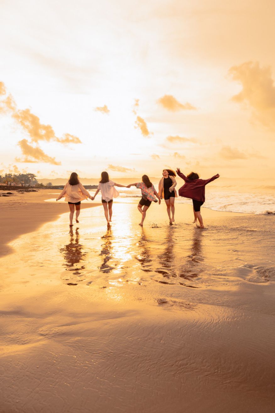 Everything You Need to Host a Beach Bachelorette Party  