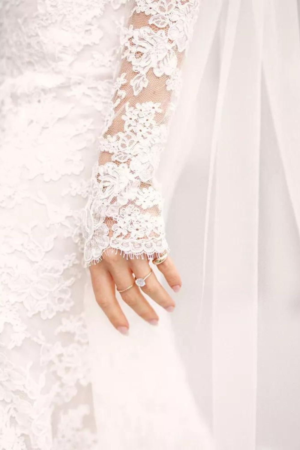 Should You Wear Your Engagement Ring Down the Aisle?