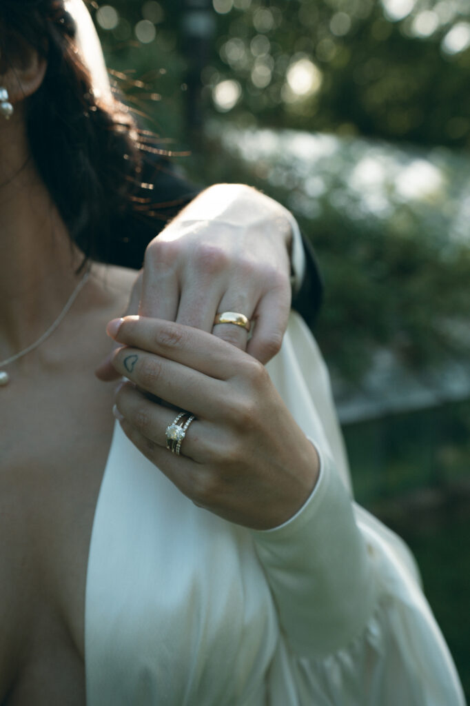 What Jewelry to Wear On Your Wedding Day