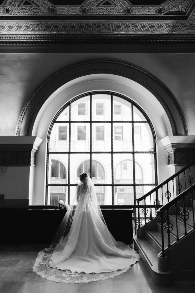 Black & White Wedding Photo Inspo 