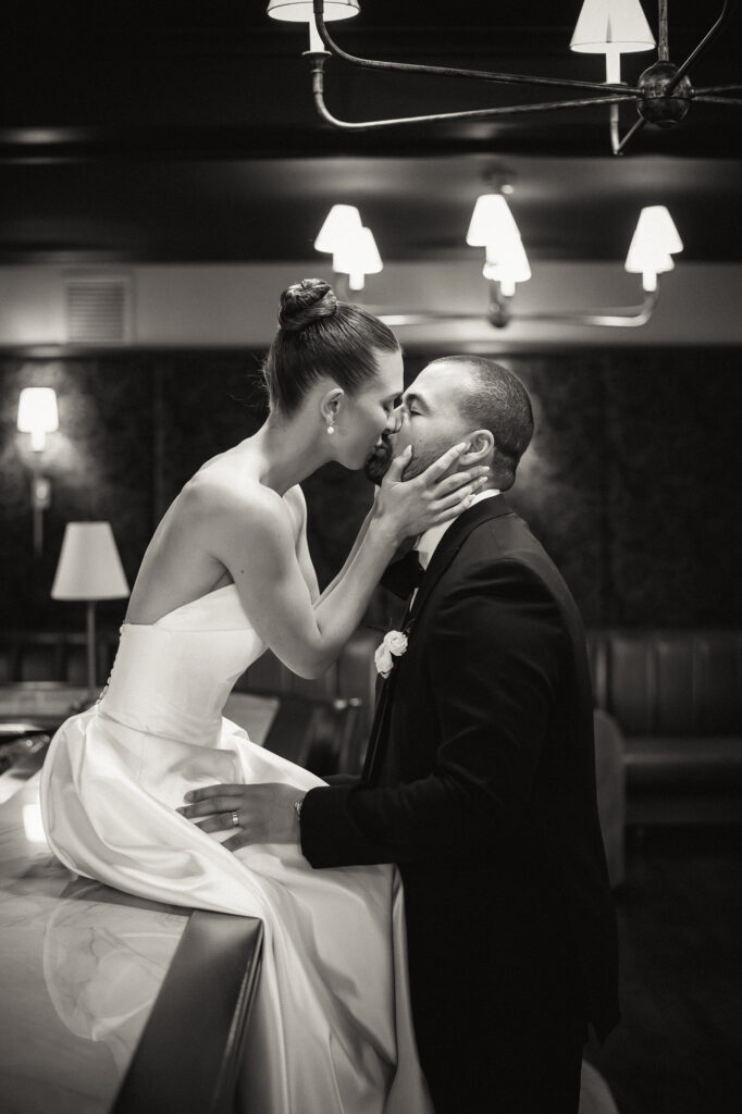 Black & White Wedding Photo Inspo 