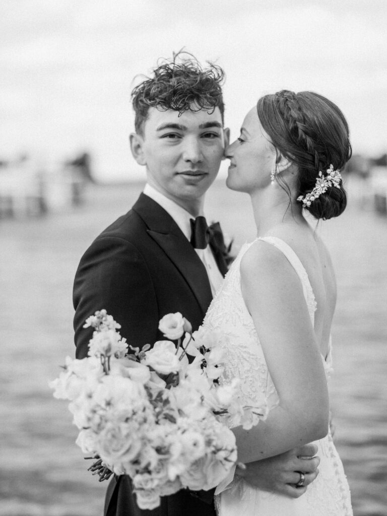 What Jewelry to Wear On Your Wedding Day