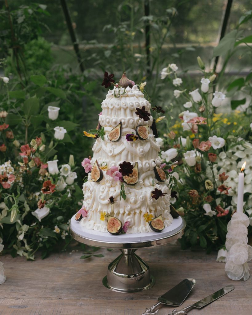 2027 Wedding Cake Trends 